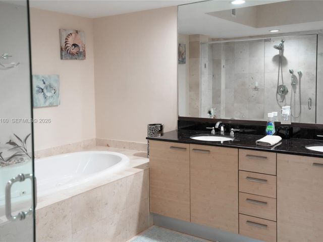 Apartment for rent  Unit #4111 - photo 7499503