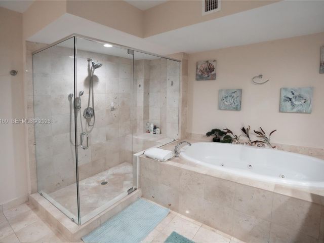 Apartment for rent  Unit #4111 - photo 7499504