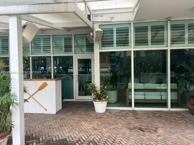 2-bedroom condo for rent in Miami - 31 SE 5th St 601 - MondialRealty