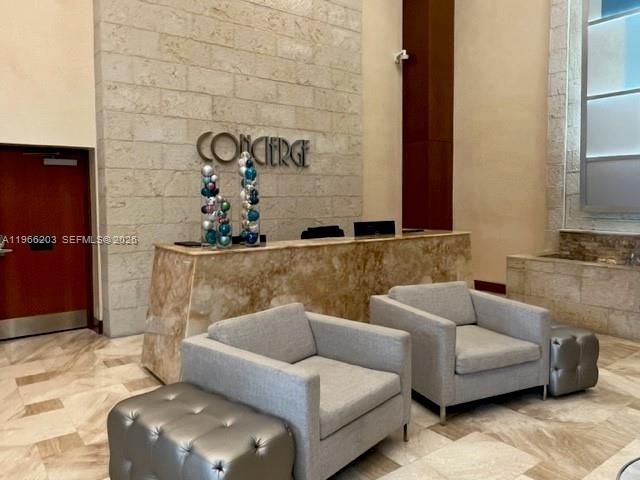 2-bedroom condo for rent in Miami - 31 SE 5th St 601 - MondialRealty