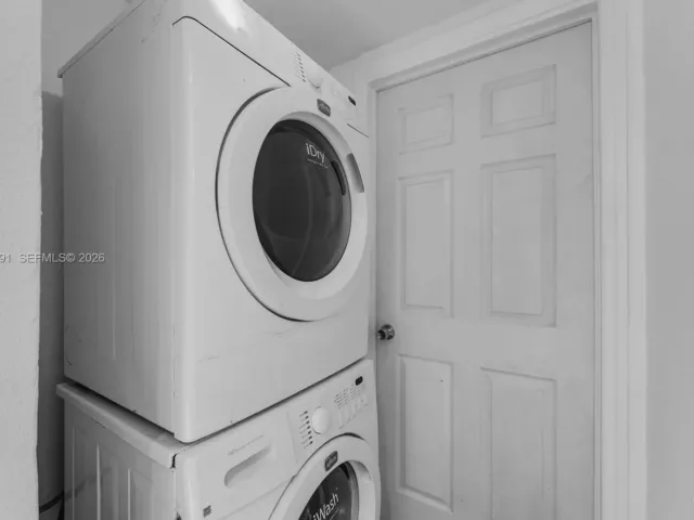 2-bedroom home for rent in Miami - 4220 SW 13th St 4220 - MondialRealty