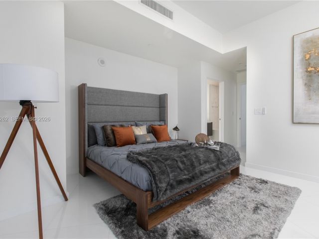 Apartment for rent  Unit #3402 - photo 7487987