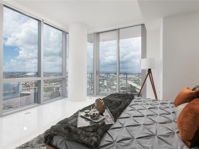 Apartment for rent  Unit #3402 - photo 7487988