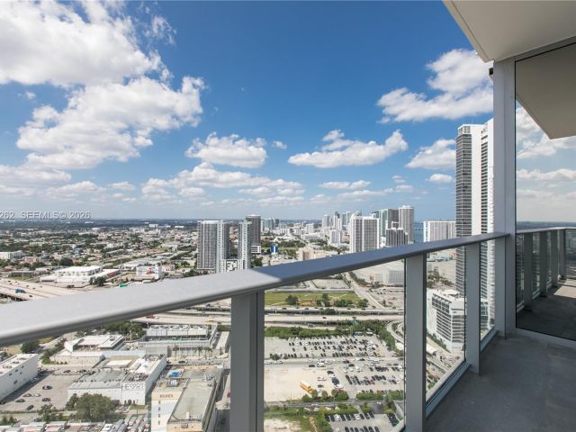 Apartment for rent  Unit #3402 - photo 7487989