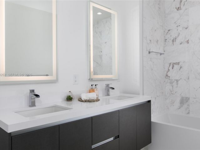 Apartment for rent  Unit #3402 - photo 7487990