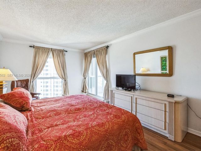 Apartment for sale  Unit #1802 - photo 7505496