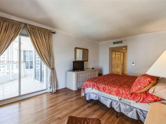 Apartment for sale  Unit #1802 - photo 7505498