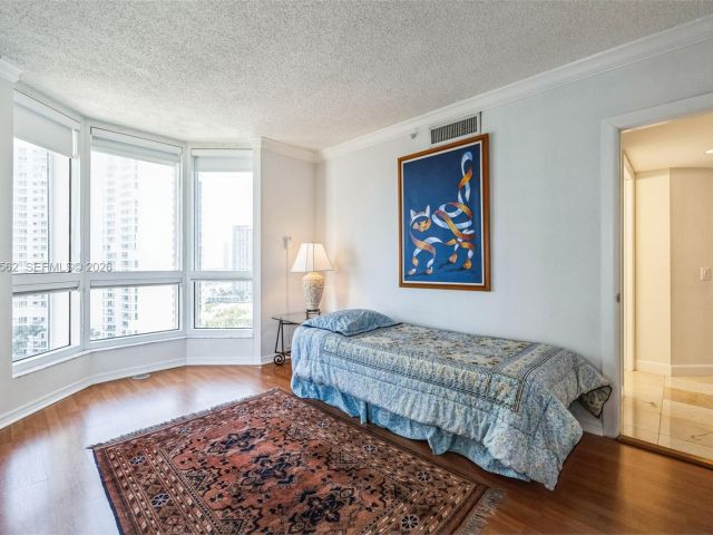 Apartment for sale  Unit #1802 - photo 7505500