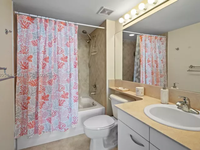 2-bedroom condo for sale in Hallandale Beach - 2080 S Ocean Dr 1402 - MondialRealty