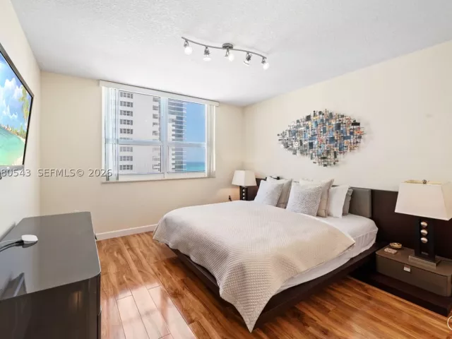 2-bedroom condo for sale in Hallandale Beach - 2080 S Ocean Dr 1402 - MondialRealty