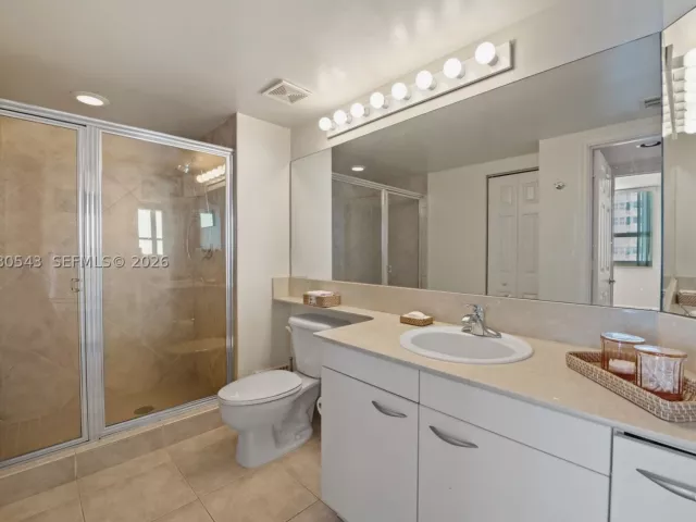 2-bedroom condo for sale in Hallandale Beach - 2080 S Ocean Dr 1402 - MondialRealty