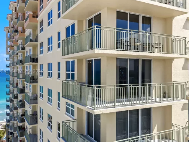 2-bedroom condo for sale in Hallandale Beach - 2080 S Ocean Dr 1402 - MondialRealty