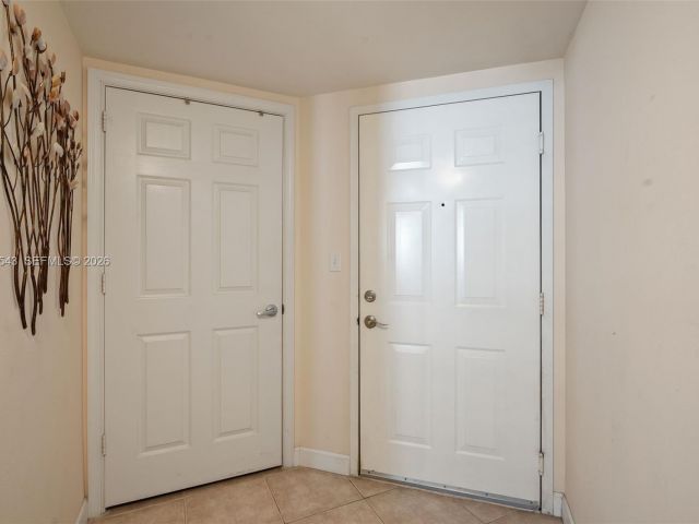 Apartment for sale  Unit #1402 - photo 7498329