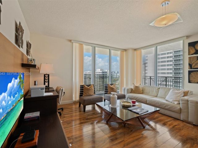 Apartment for sale  Unit #1402 - photo 7498333