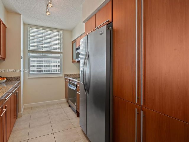 Apartment for sale  Unit #1402 - photo 7498336