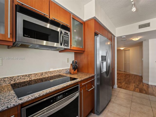 Apartment for sale  Unit #1402 - photo 7498338