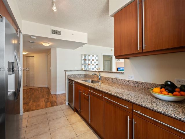 Apartment for sale  Unit #1402 - photo 7498339