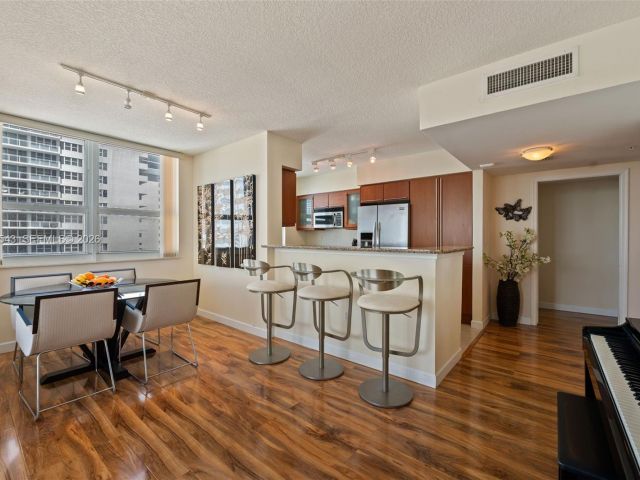 Apartment for sale  Unit #1402 - photo 7498340