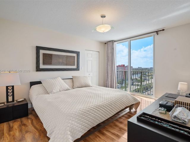 Apartment for sale  Unit #1402 - photo 7498342