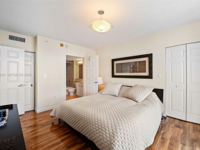 Apartment for sale  Unit #1402 - photo 7498343