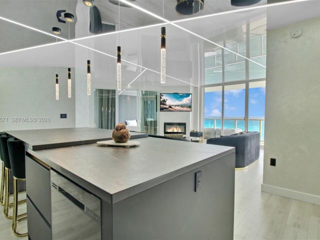 Apartment for rent  Unit #2002 - photo 7486566