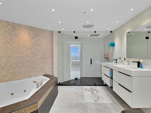 Apartment for rent  Unit #2002 - photo 7486568