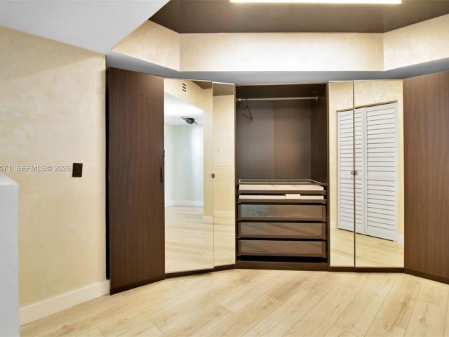 Apartment for rent  Unit #2002 - photo 7486571