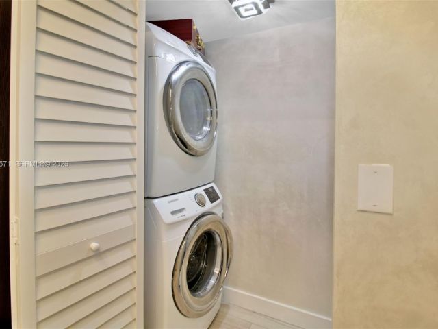 Apartment for rent  Unit #2002 - photo 7486572