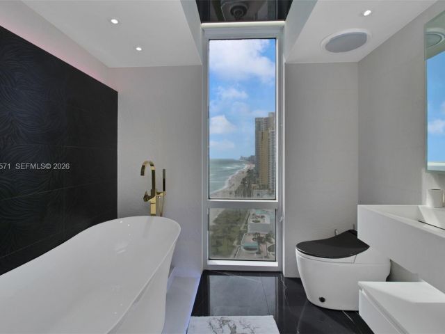 Apartment for rent  Unit #2002 - photo 7486574