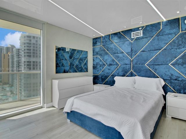 Apartment for rent  Unit #2002 - photo 7486576