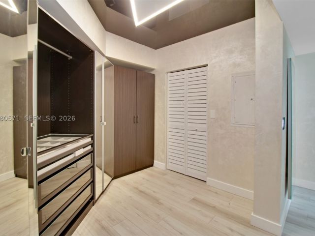 2-bedroom condo for rent in Sunny Isles Beach - 16699 Collins Ave 2002 - MondialRealty
