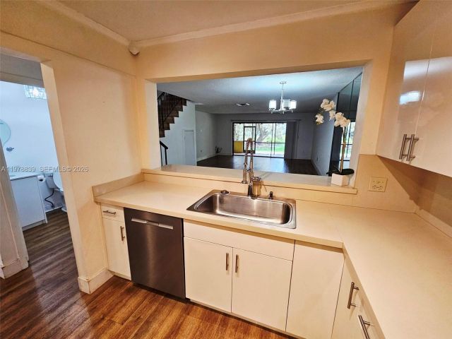 Home for rent at 3950 ESTEPONA AVE 6-D-6 - photo 7484958