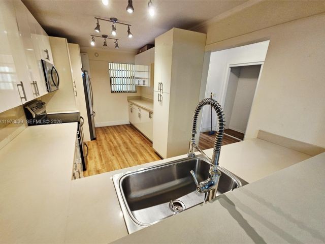 Home for rent at 3950 ESTEPONA AVE 6-D-6 - photo 7484960