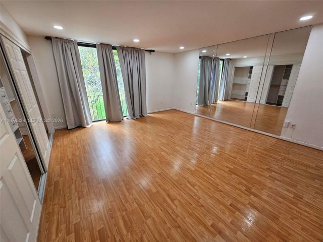 Home for rent at 3950 ESTEPONA AVE 6-D-6 - photo 7484967