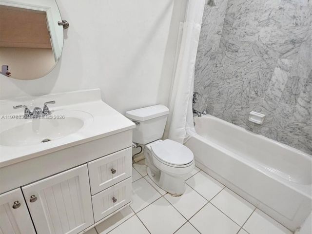 Home for rent at 3950 ESTEPONA AVE 6-D-6 - photo 7484969