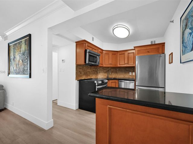 Apartment for sale  Unit #1214 - photo 7505444