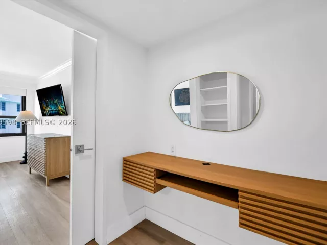 2-bedroom condo for sale in Miami Beach - 5225 Collins Ave 1214 - MondialRealty