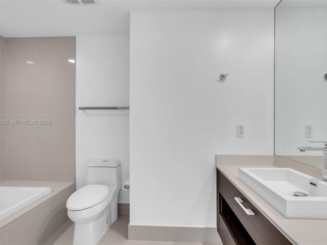 Apartment for sale  Unit #1109 - photo 7508143