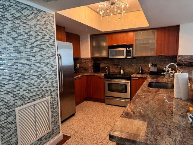 Apartment for sale  Unit #2710 - photo 7486545