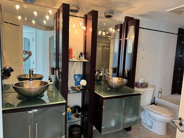 Apartment for sale  Unit #2710 - photo 7486554