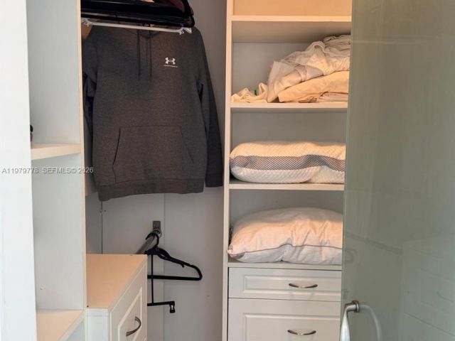 Apartment for sale  Unit #2710 - photo 7486557