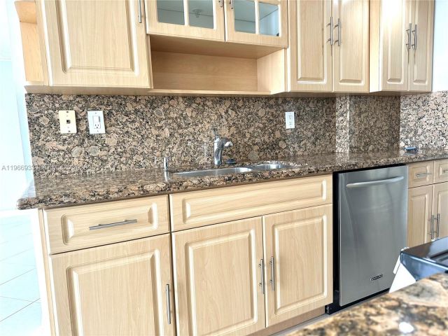 Apartment for sale  Unit #2411 - photo 7495353