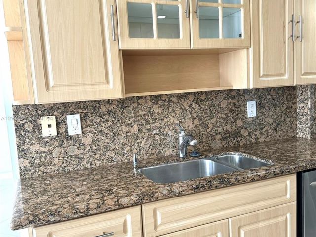 Apartment for sale  Unit #2411 - photo 7495357