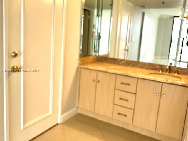 Apartment for sale  Unit #2411 - photo 7495362