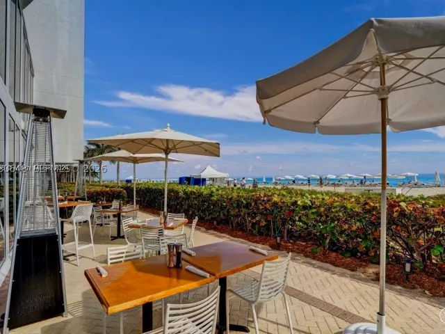 2-bedroom condo for rent in Sunny Isles Beach - 15901 Collins Ave 405 - MondialRealty