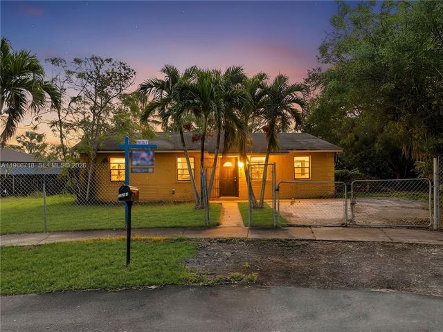 Home for sale at 1664 SW 2nd Ct - photo 7459444