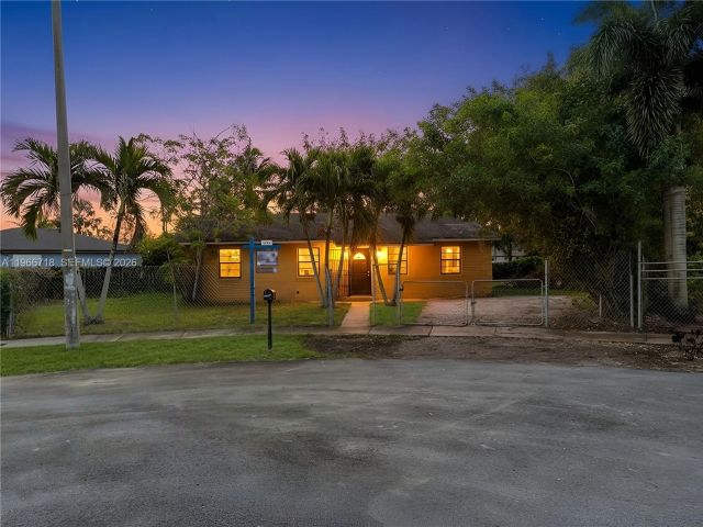 Home for sale at 1664 SW 2nd Ct - photo 7459445