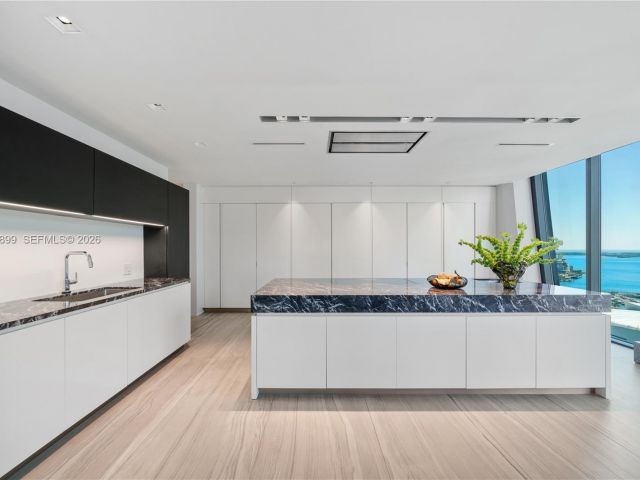 Apartment for sale  Unit #3201 - photo 7487461