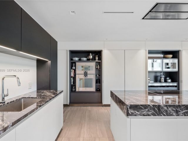 Apartment for sale  Unit #3201 - photo 7487462