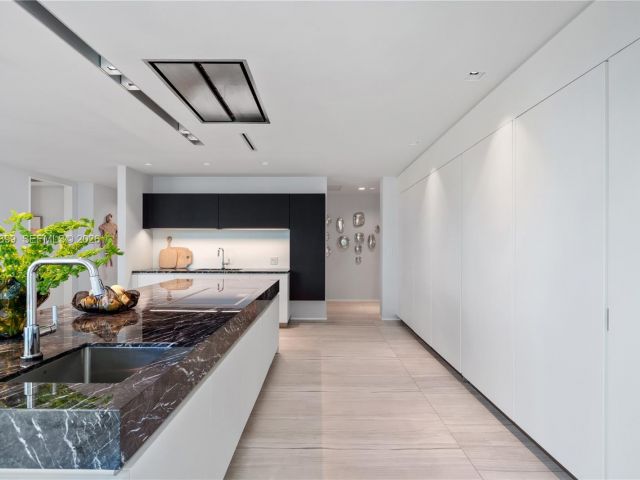 Apartment for sale  Unit #3201 - photo 7487463